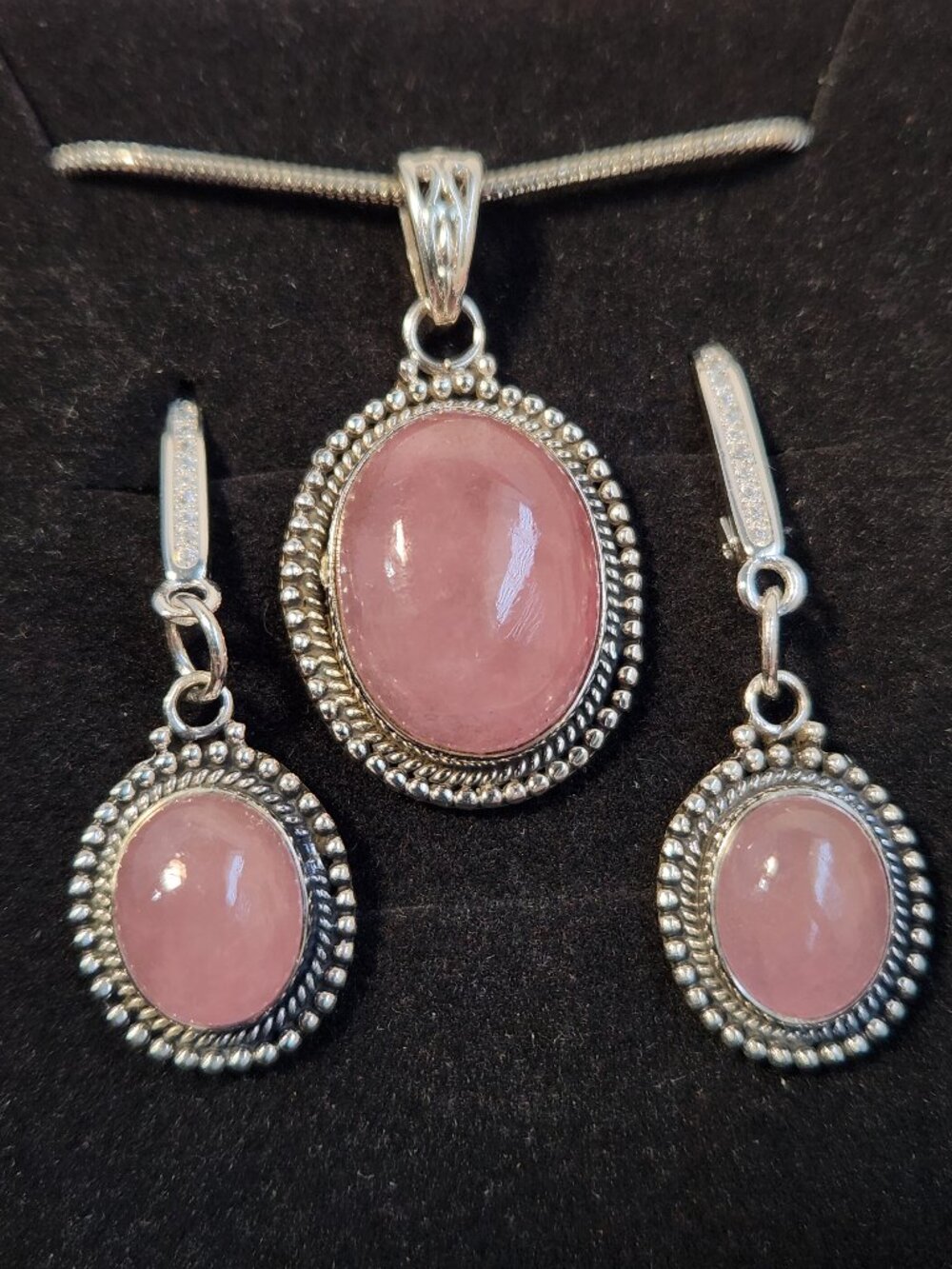 NWT Natural Rose Quartz 925 Sterling Silver Pendant Necklace & Earrings Set